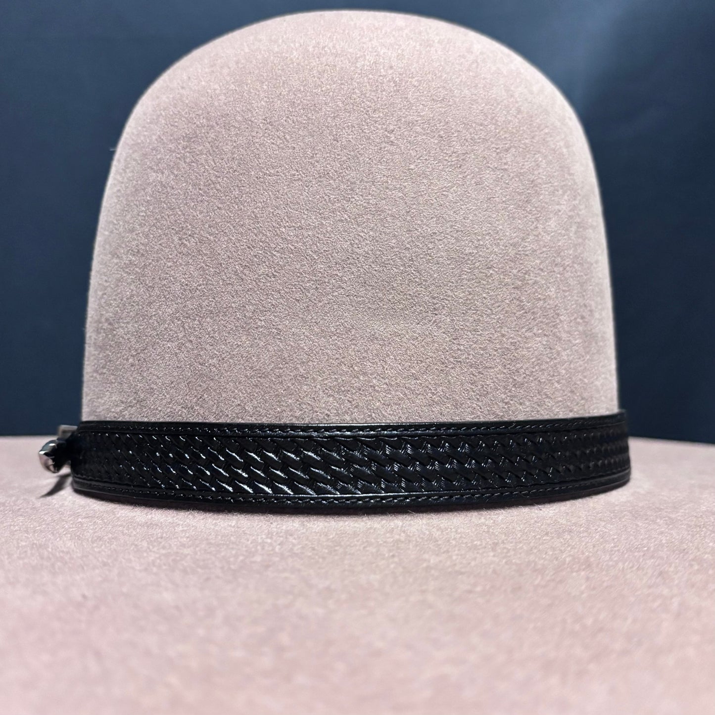 Austin Accent Leather: 1/2” Cross Weave