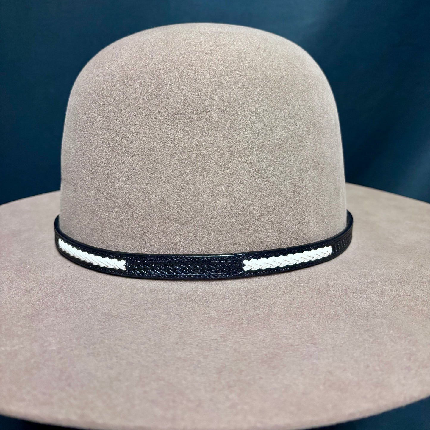 Austin Accent Leather: Cross Weave - White Braid