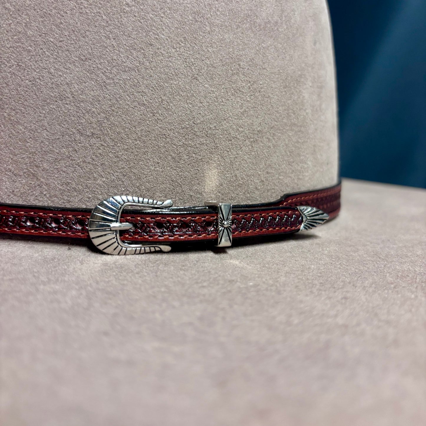 Austin Accent Leather: 1/4” Cross Weave
