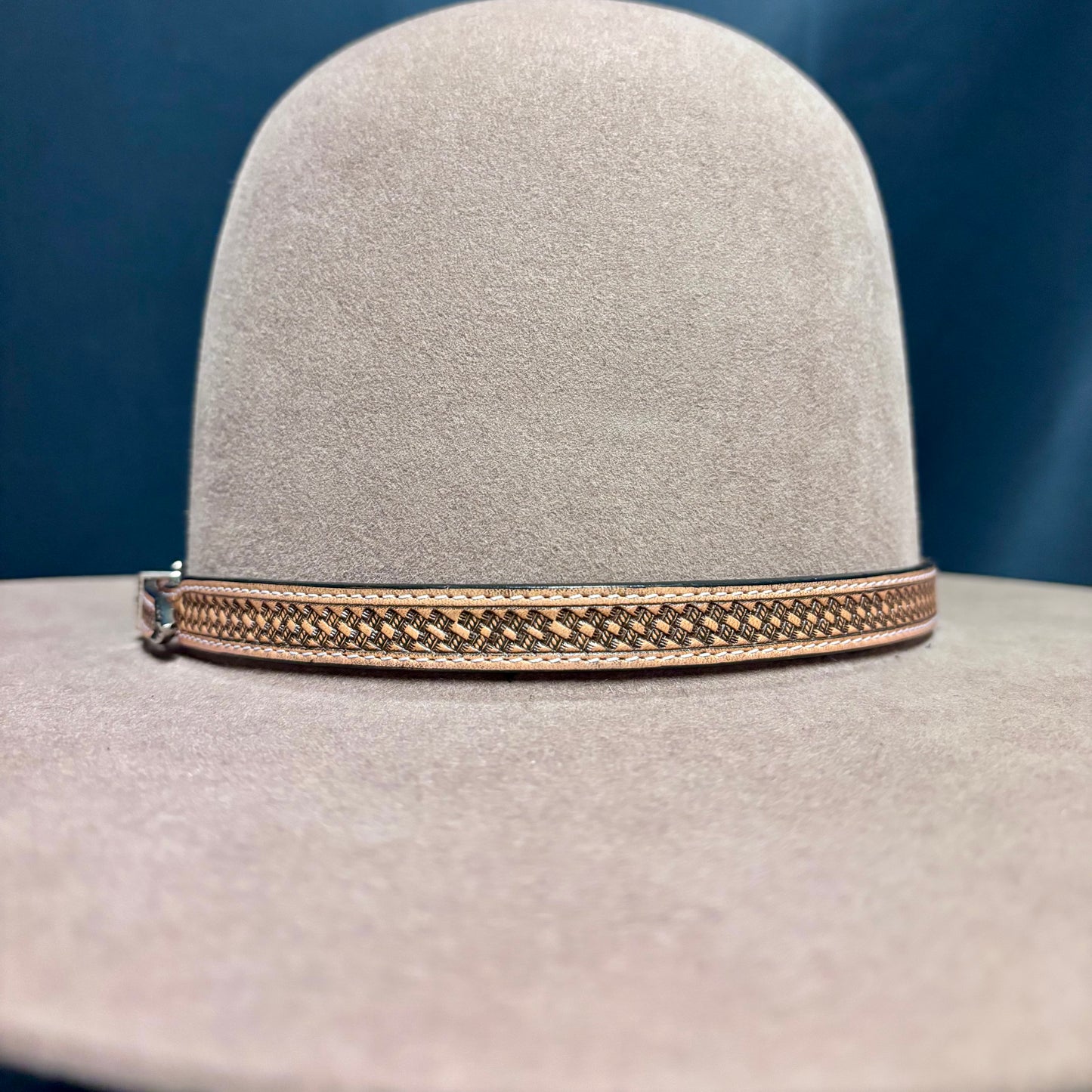 Austin Accent Leather: 1/4” Cross Weave