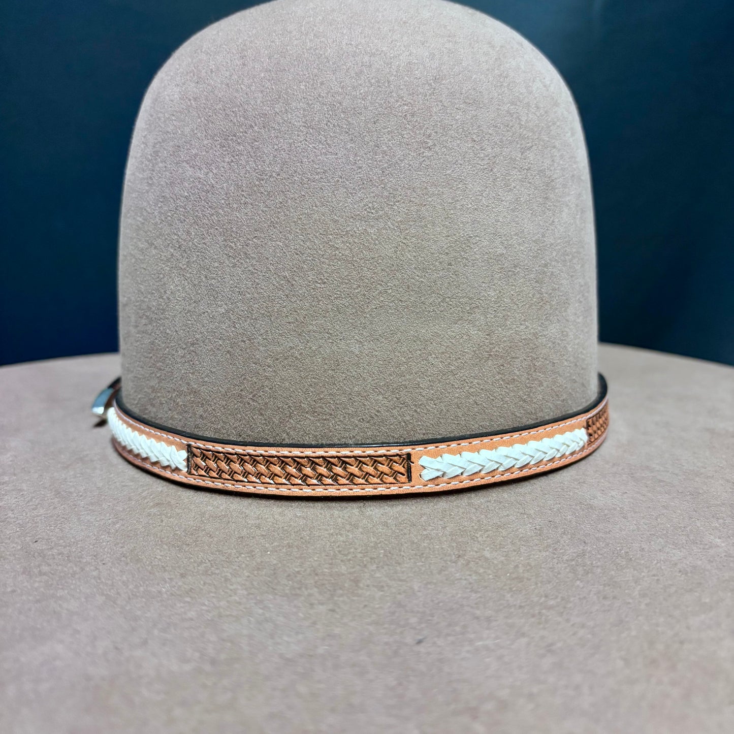 Austin Accent Leather: Cross Weave - White Braid