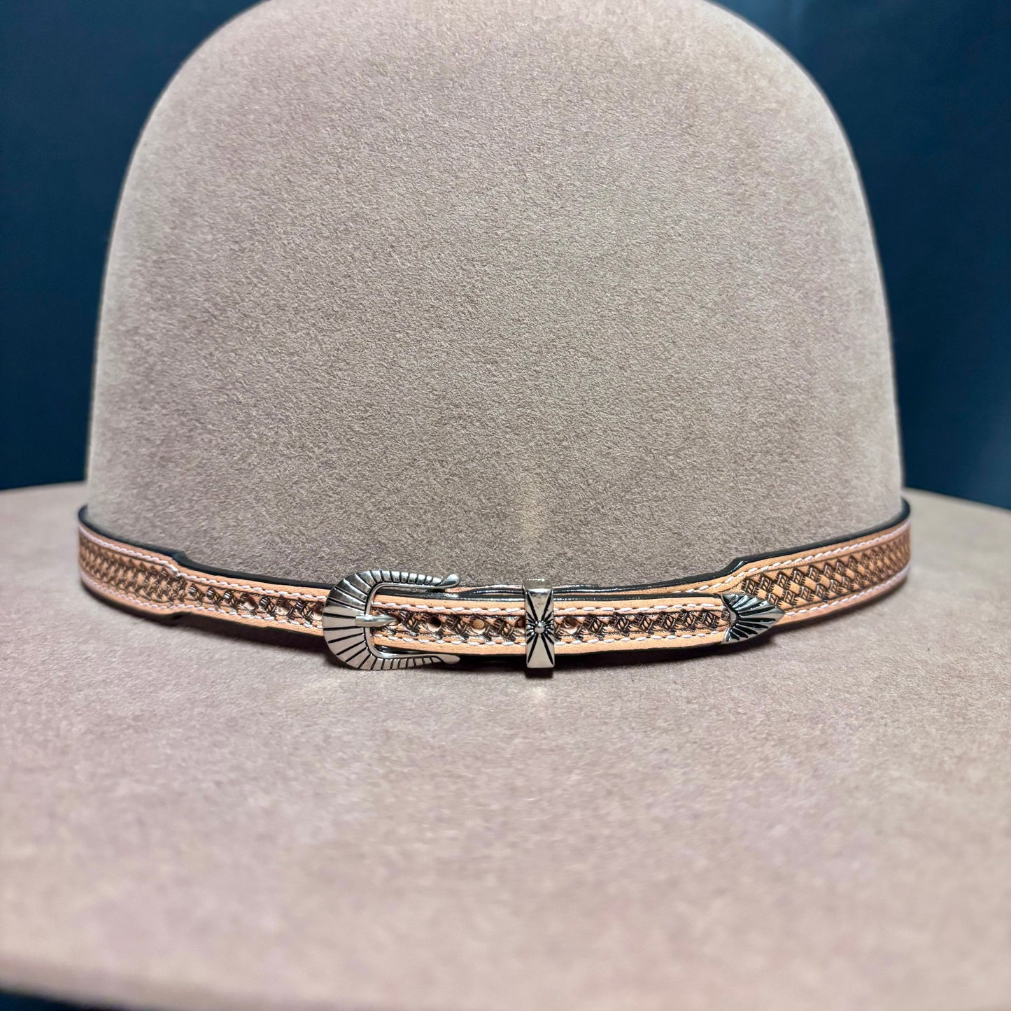 Austin Accent Leather: 1/4” Cross Weave