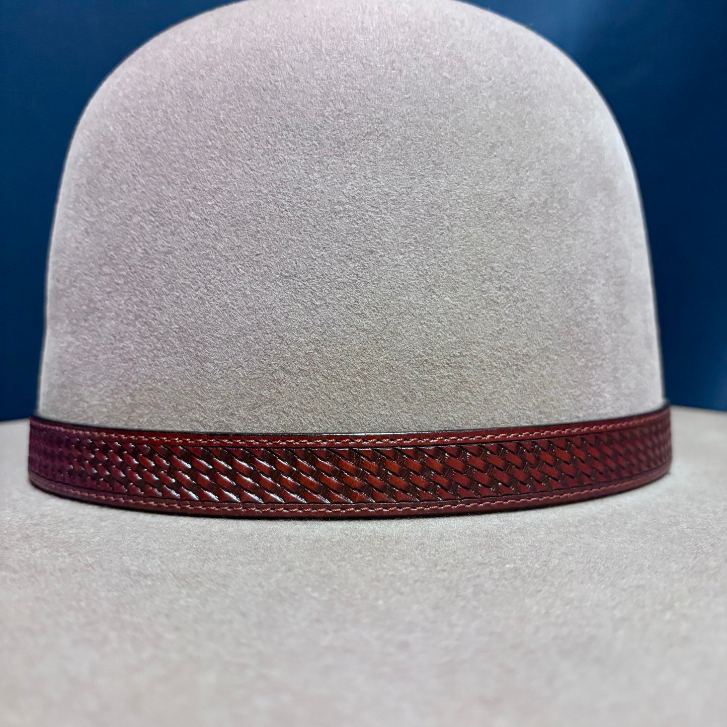 Austin Accent Leather: 1/2” Cross Weave