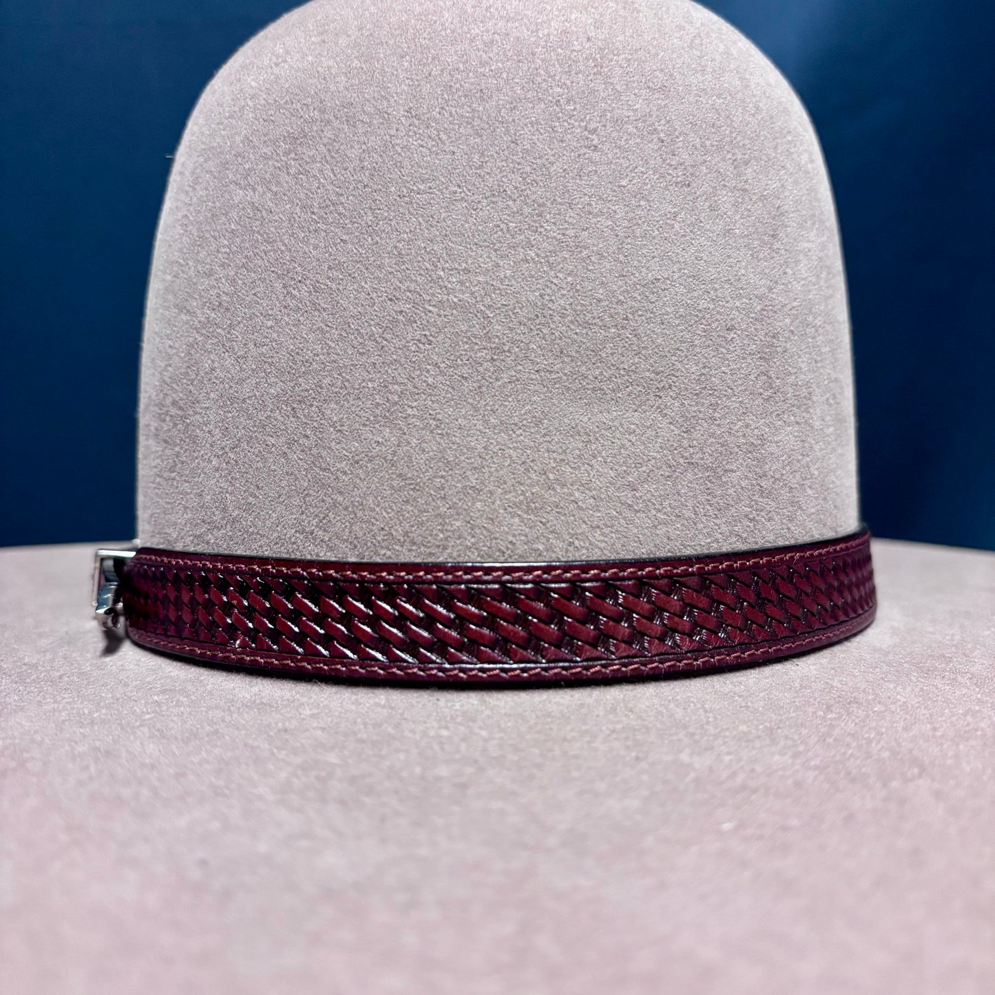 Austin Accent Leather: 1/2” Cross Weave
