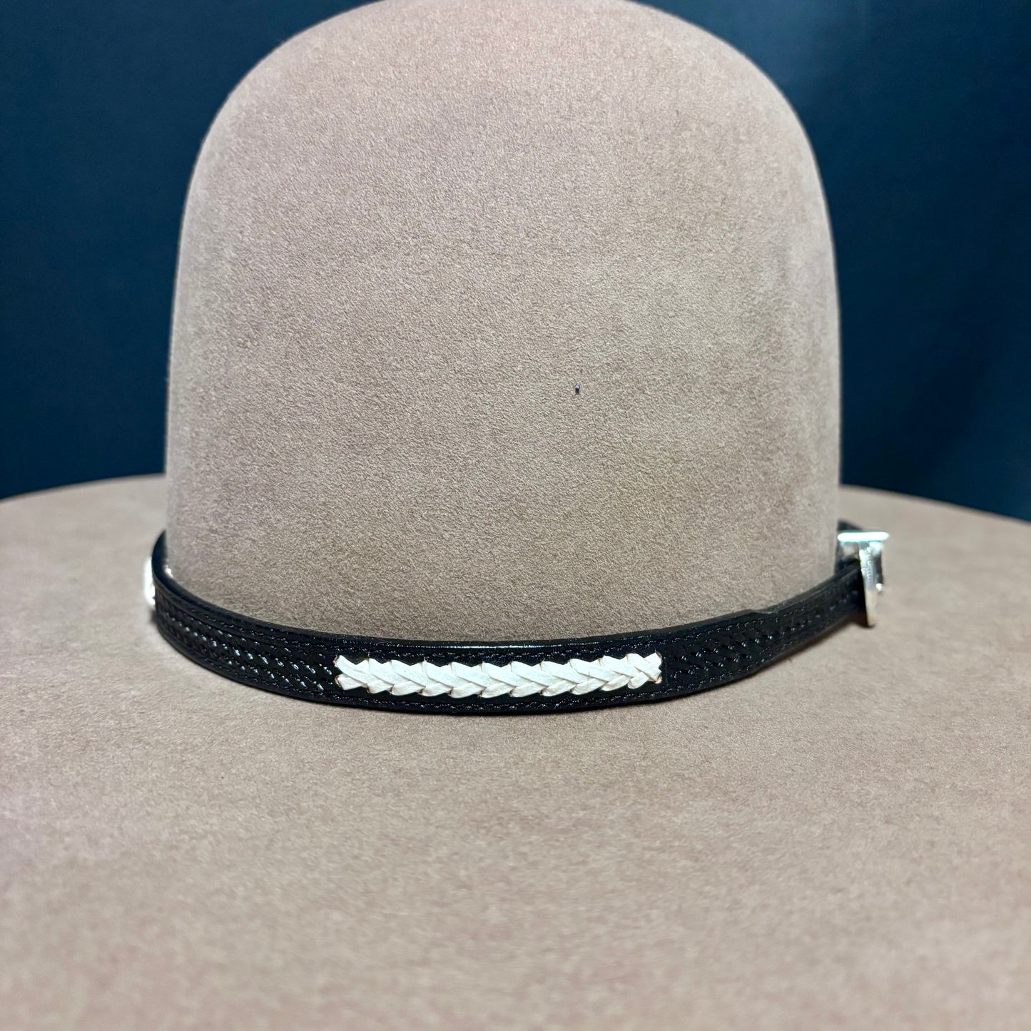 Austin Accent Leather: Cross Weave - White Braid