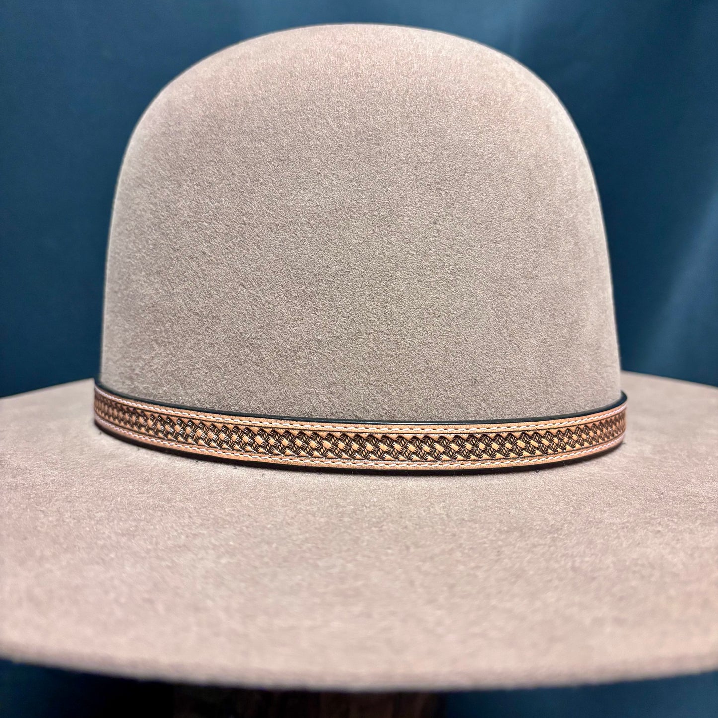 Austin Accent Leather: 1/4” Cross Weave