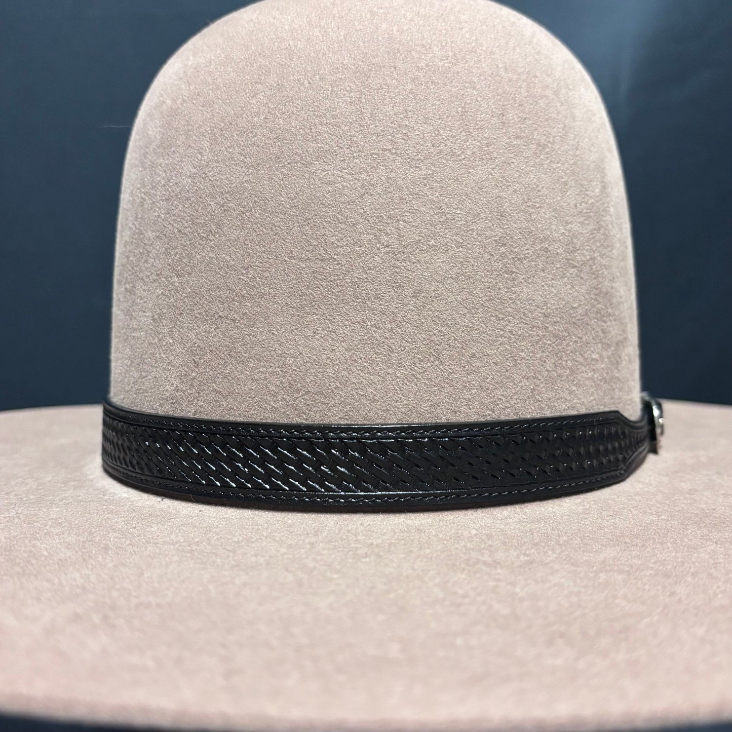 Austin Accent Leather: 1/2” Cross Weave