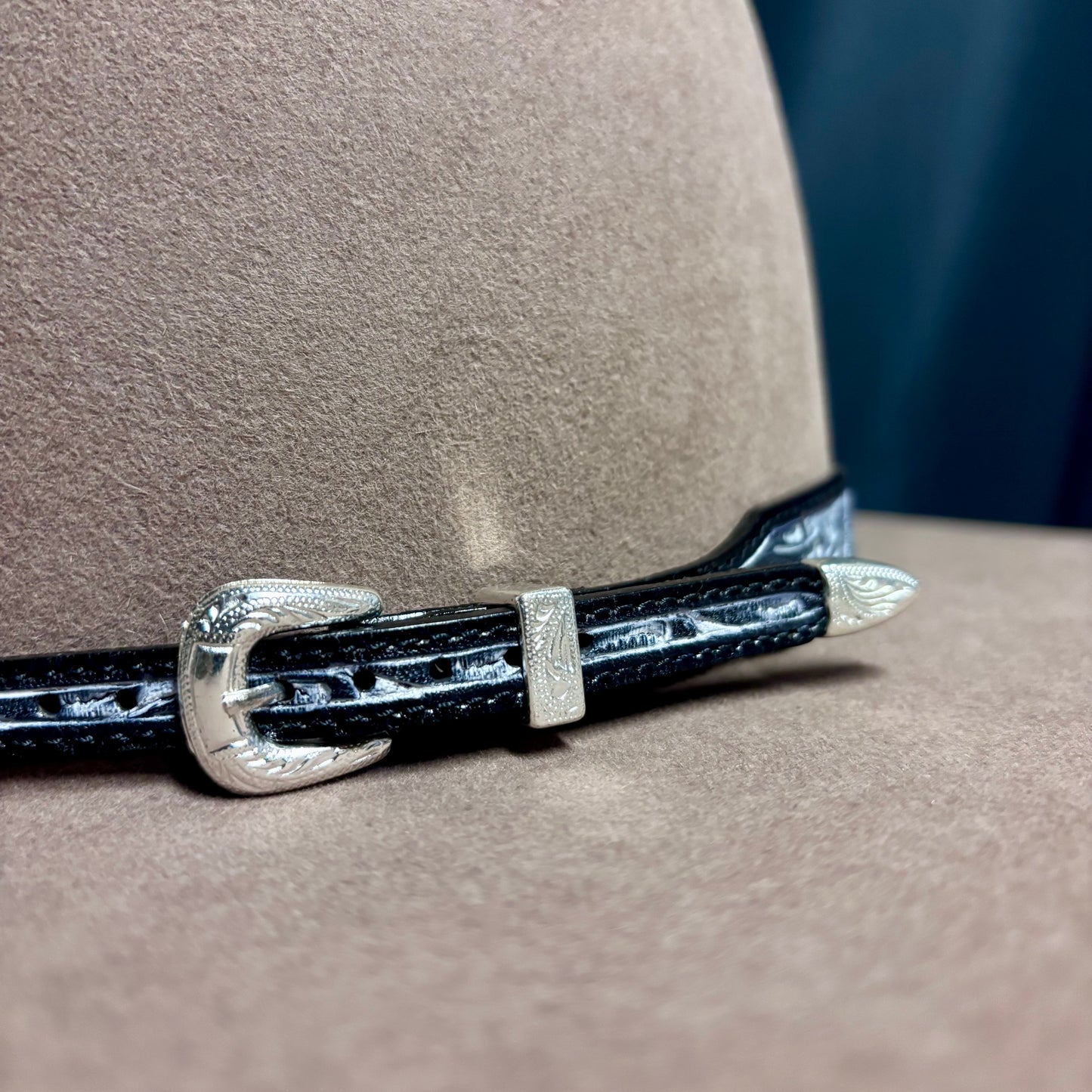 Austin Accent Leather: Rose