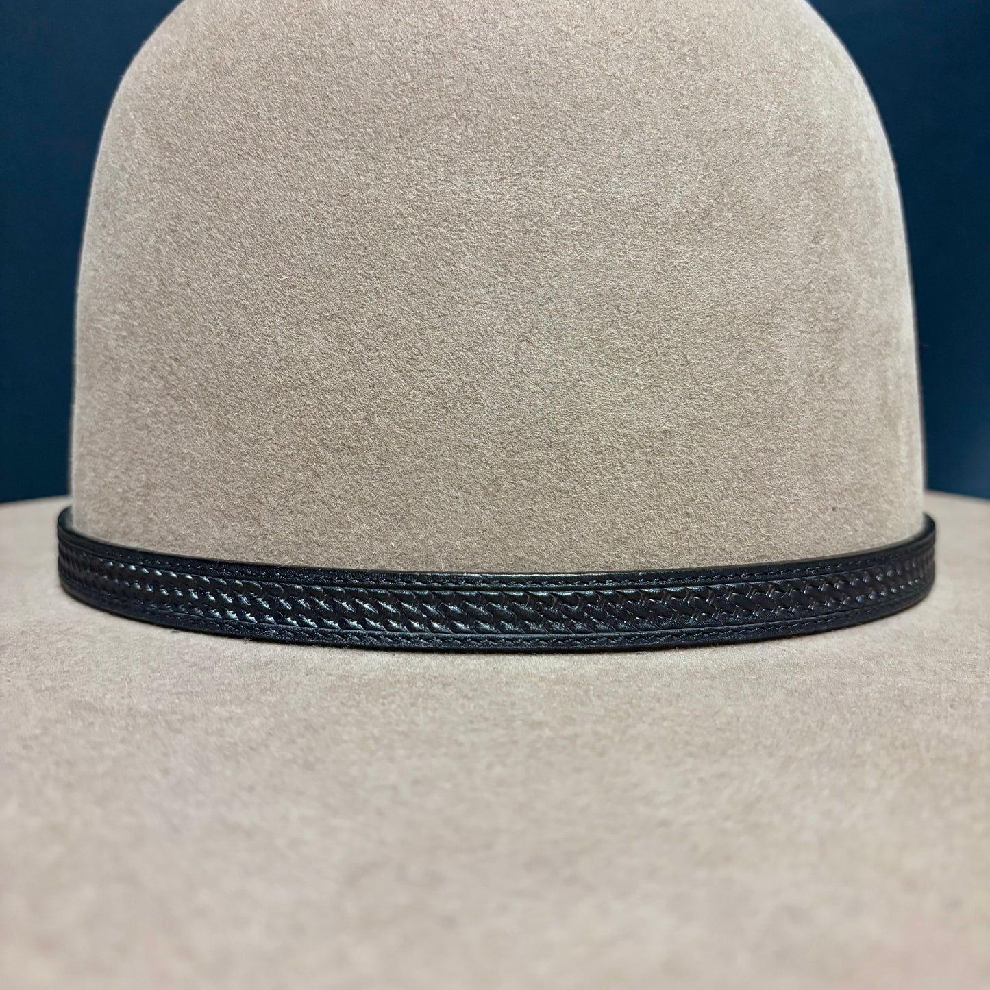 Austin Accent Leather: 1/4” Cross Weave