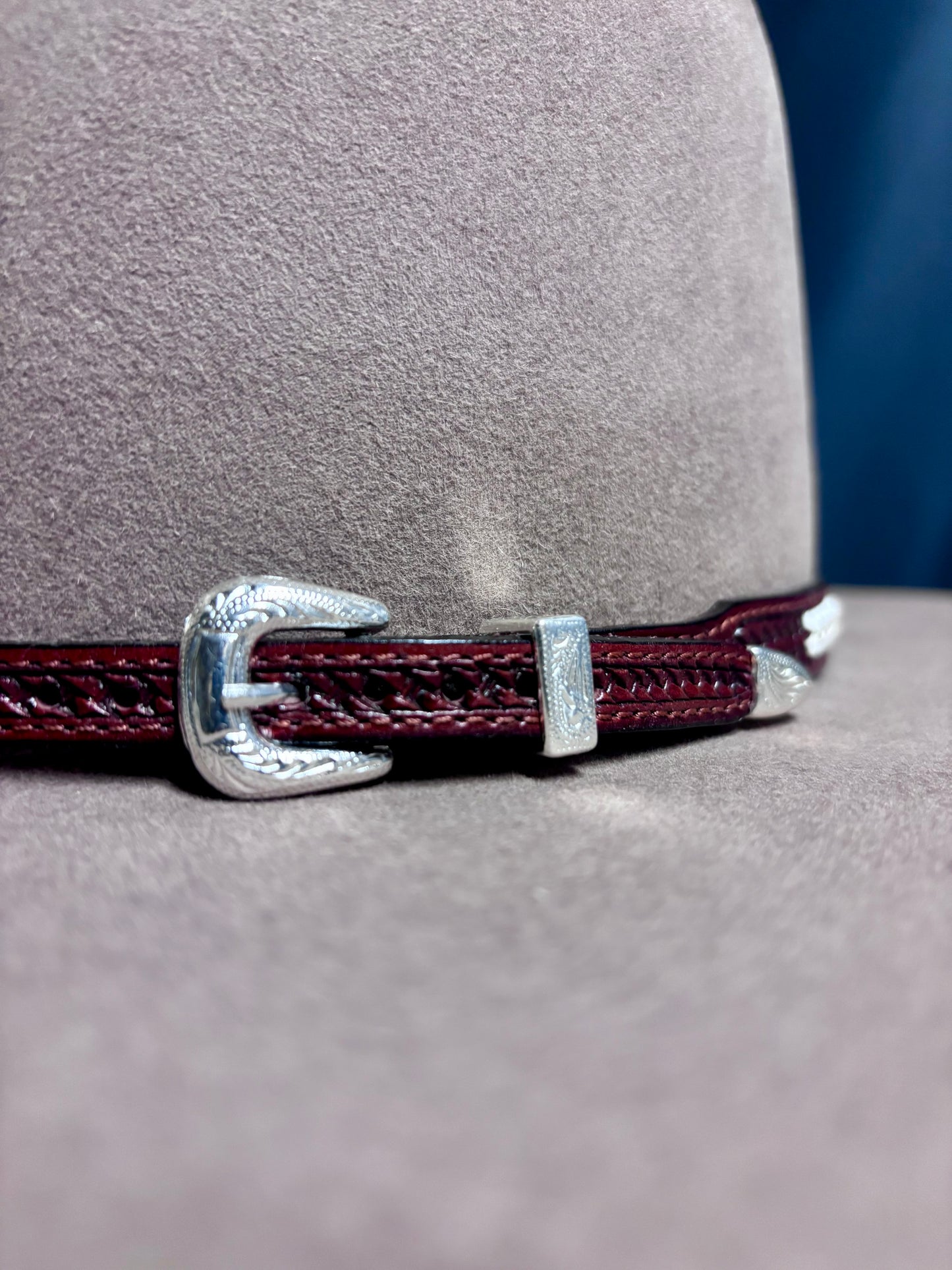 Austin Accent Leather: Cross Weave - White Braid
